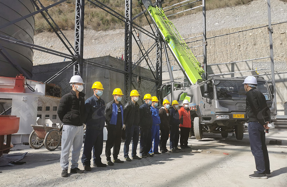 桂林鴻程磨粉機廠家董事長親自掛帥，帶領團隊奔赴西南市場，回訪新老客戶，齊拓市場，共創價值！